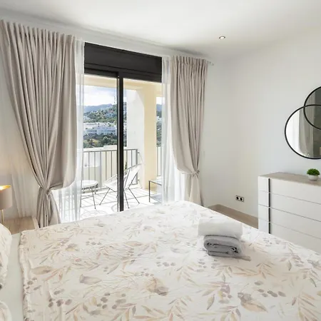 Spectacular Views - Luxury In - Hills דירה *