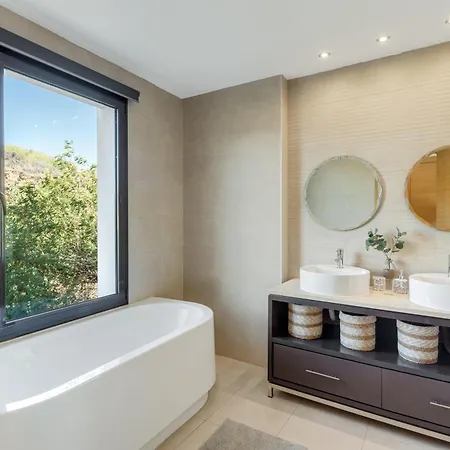 Spectacular Views - Luxury In - Hills דירה מארבלה